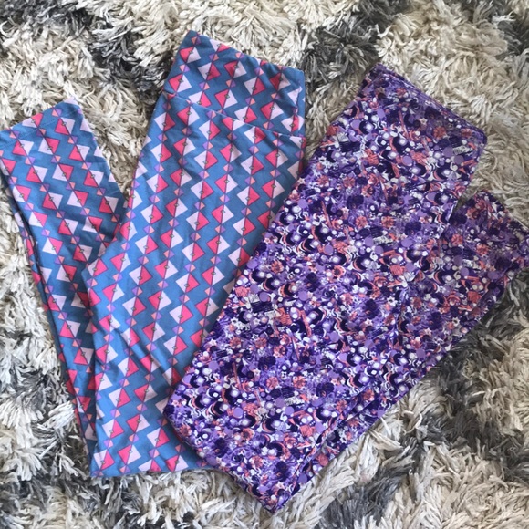 LuLaRoe Pants - 2 Lularoe os Printed Leggings NWOT